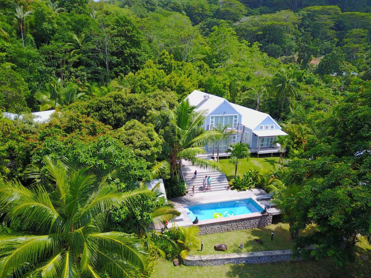 Red Coconut Self-Catering Apartment Baie Lazare  Exterior photo